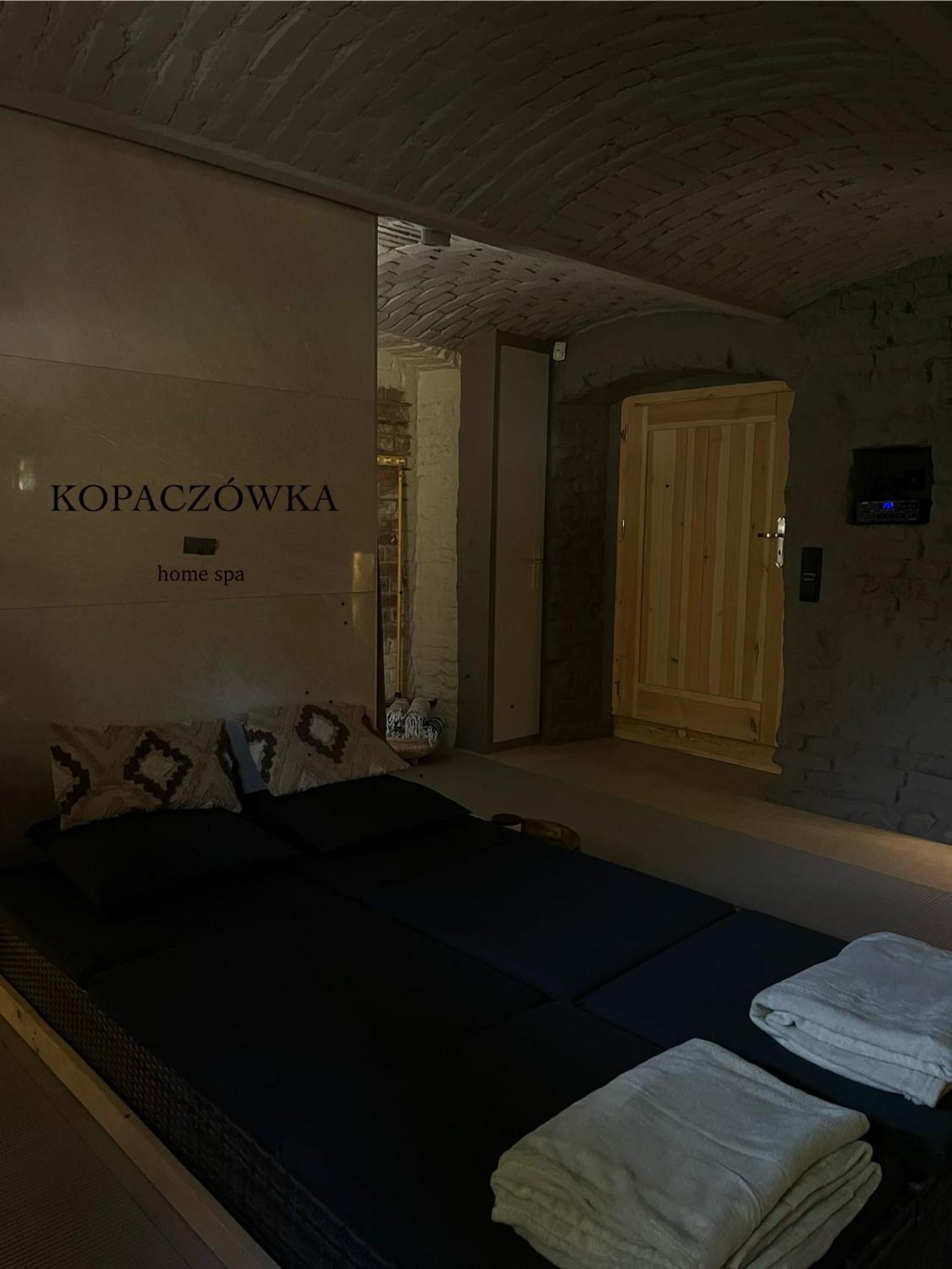 Klimatyczny Dom Kopaczowka Przytulna Miejscowka Z Kominkiem, Sauna I Ogrodem U Podnoza Gor Stolowych Radkow Exteriör bild
